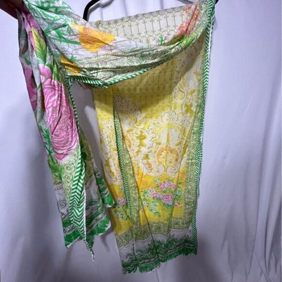 Woman’s floral oversized scarf/sarong. Gorgeous colours!! - Picture 8 of 8